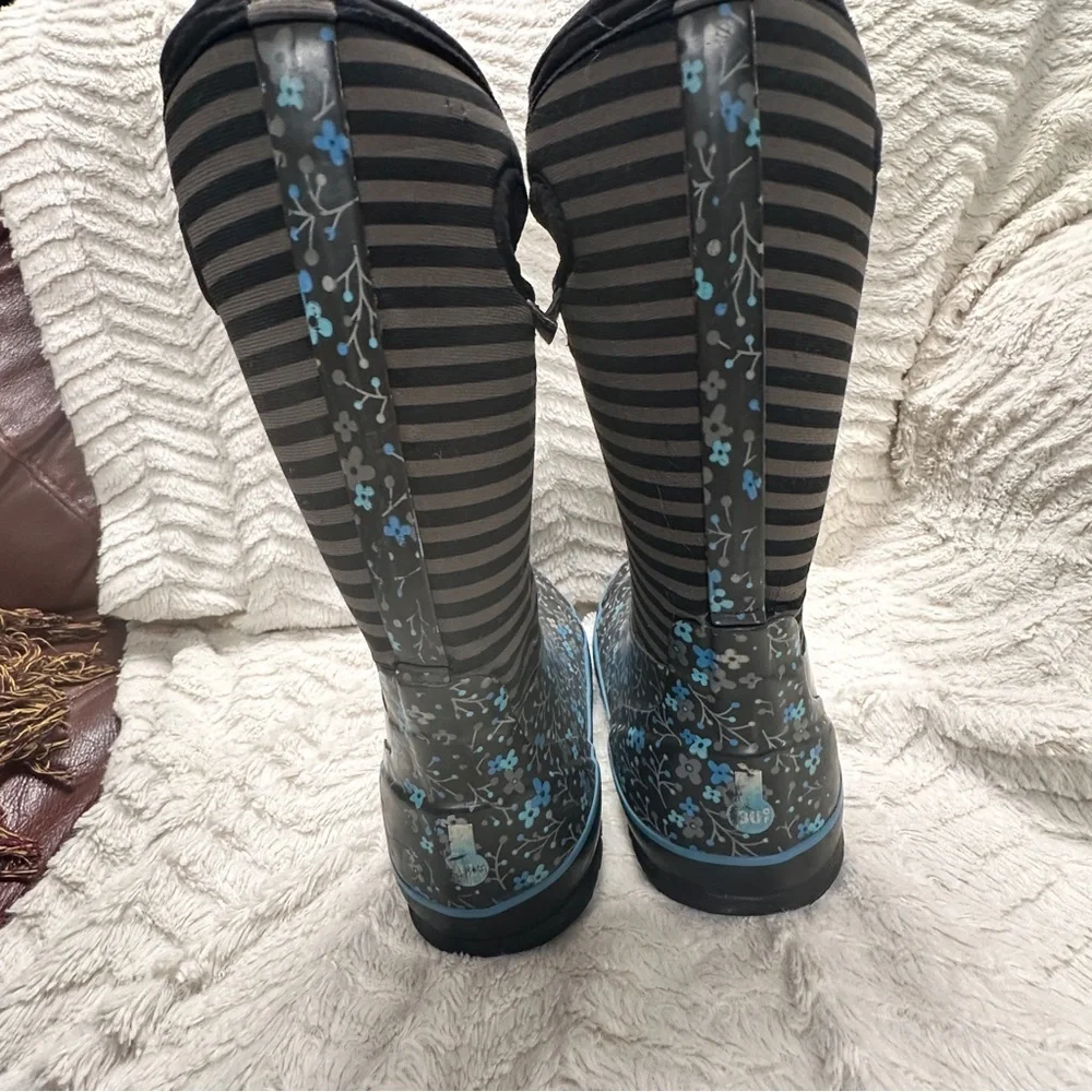 Bogs Classic High Flower Stripe Waterproof Winter Rain Boot Black Blue Youth 5